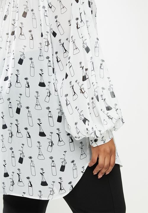 Me&B - Plus vase print essential shirt - white