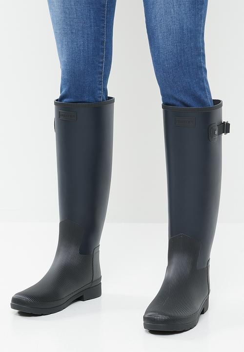 Hunter - Refined texture block boot tall - black & navy