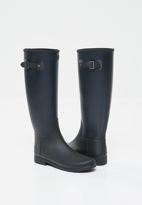Hunter - Refined texture block boot tall - black & navy