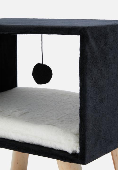 Sixth Floor - Astro cat lounge - black & white