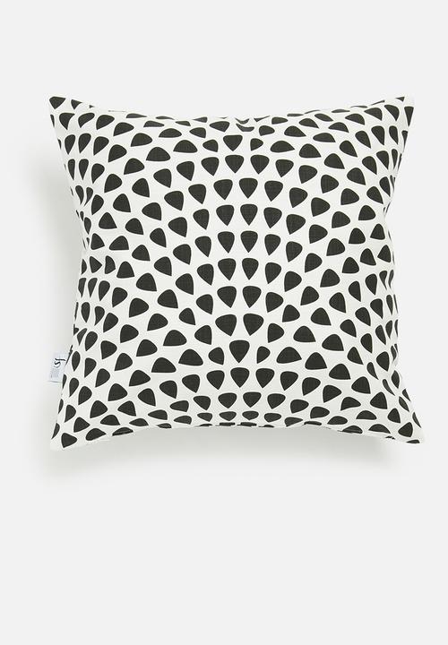 Sixth Floor - Raindrop outdoor cushion cover - black & white 
