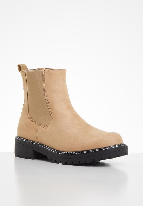 Footwork - Trinity chelsea - camel