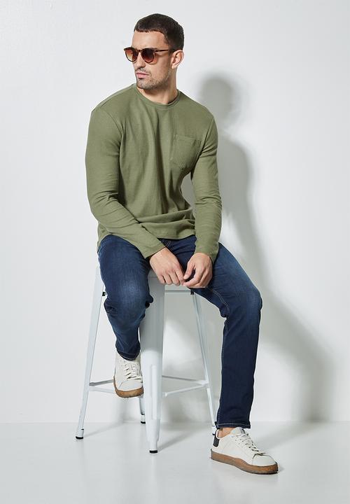 Superbalist - Dylan long sleeve textured pocket tee - fatigue green