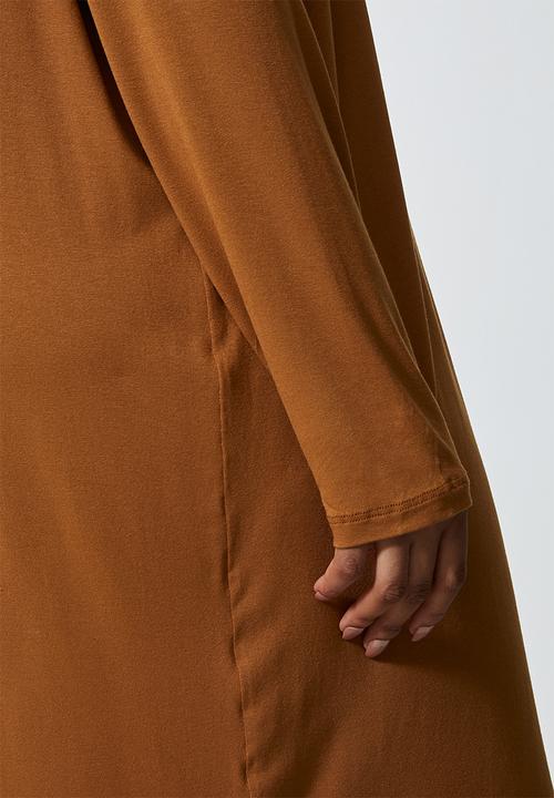 Superbalist - Dropped shoulder poloneck dress - tobacco