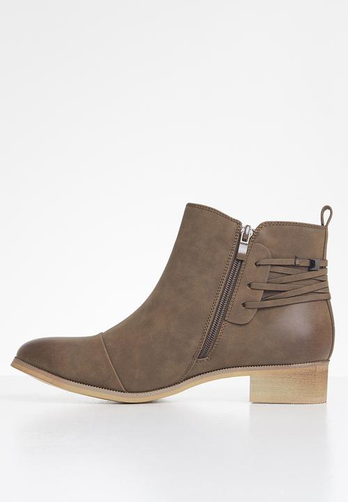 Miss Black - Clovis ankle boot - brown