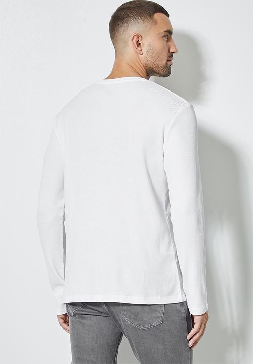 Superbalist - Dylan long sleeve textured pocket tee - white