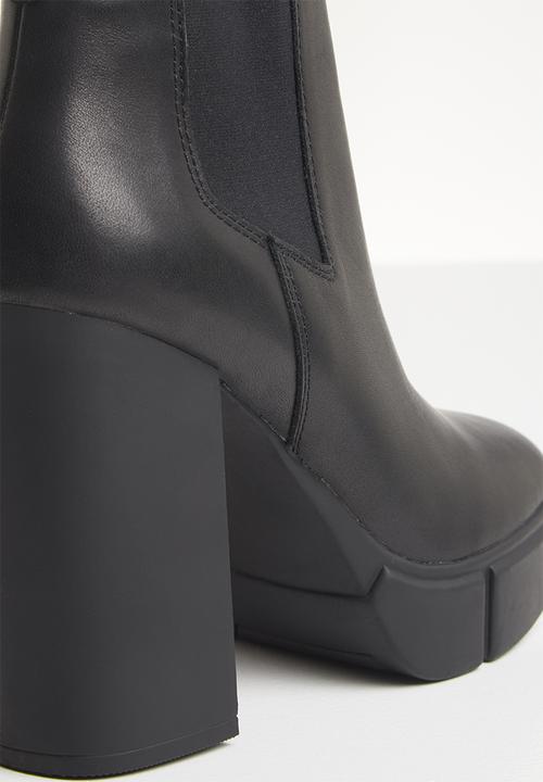 Steve Madden - Revised leather ankle boot - black