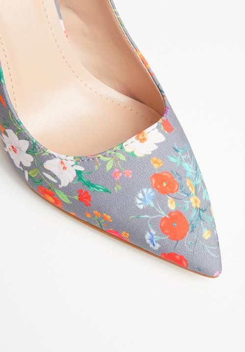 Plum - Cora court - grey