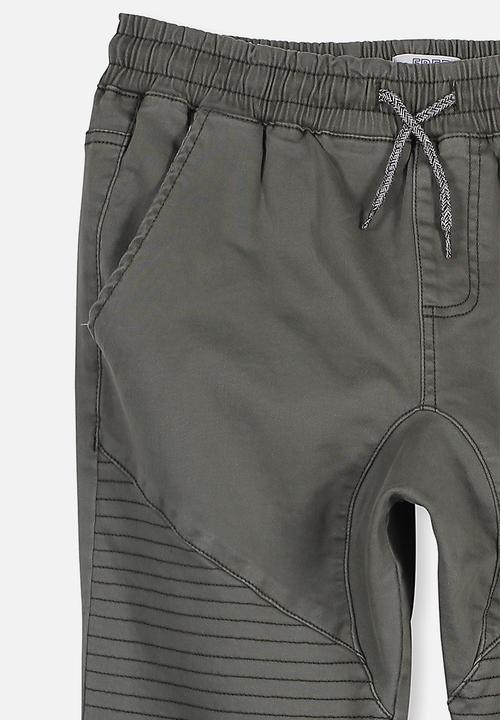 Free by Cotton On - Slouch denim pant - green