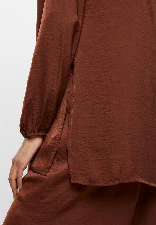 MILLA - Satin tunic with slits - rust