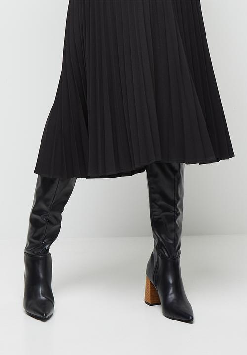 edit - Pleated midaxi skirt - black