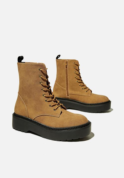 Cotton On - Fern combat platform lace up boot - tan 