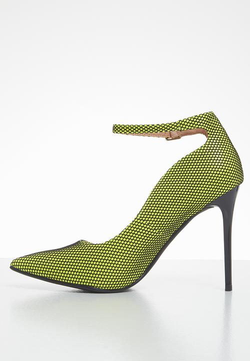 Plum - Ruby ankle strap court - yellow