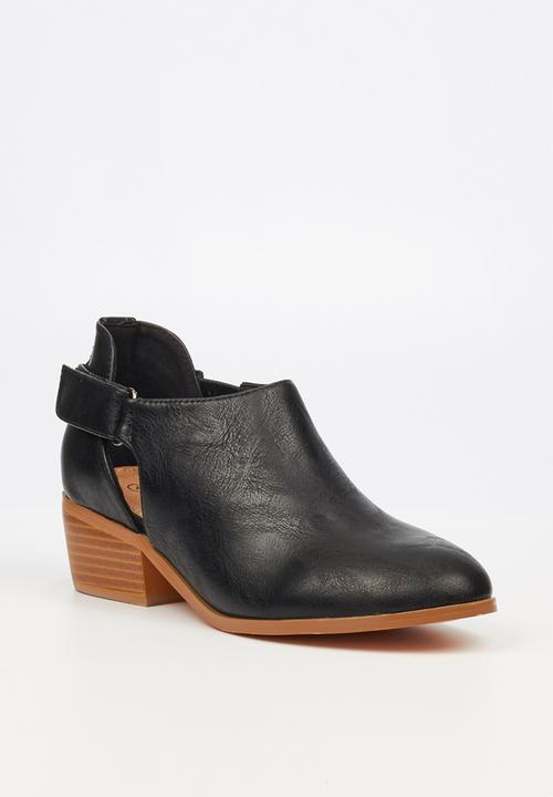 Butterfly Feet - Capricorn bootie - black