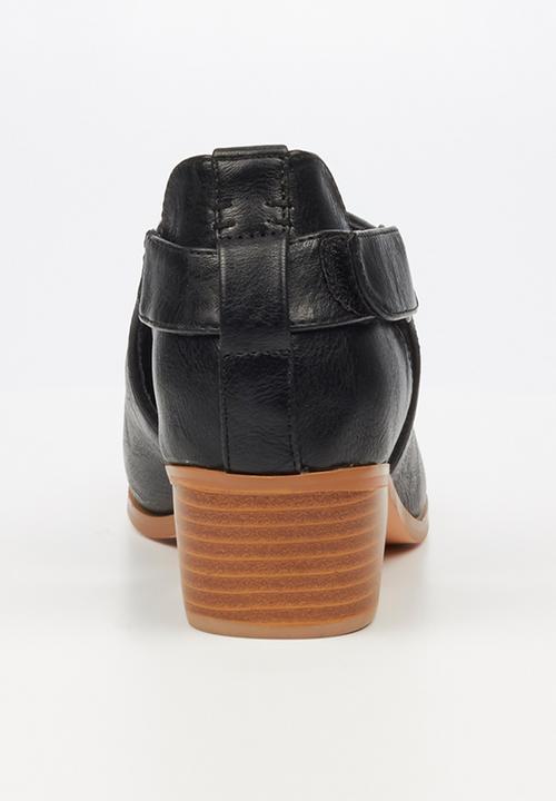 Butterfly Feet - Capricorn bootie - black