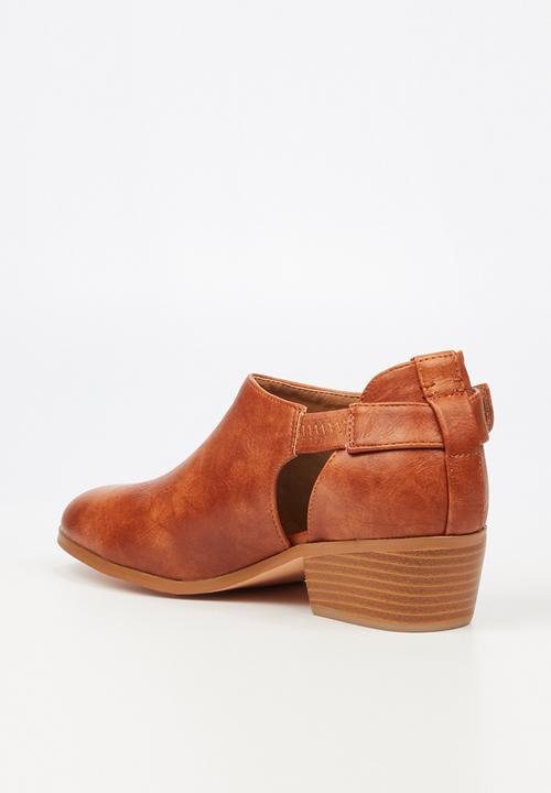 Butterfly Feet - Capricorn bootie - tan