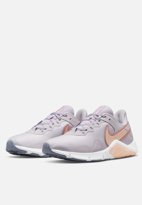 Nike - Legend essential 2 - venice/crimson bliss-crimson tint