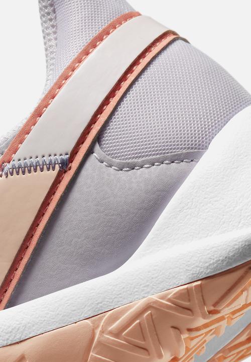 Nike - Legend essential 2 - venice/crimson bliss-crimson tint