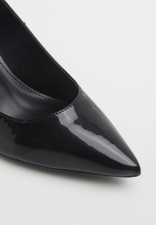 SISSY BOY - A low brainer court - black