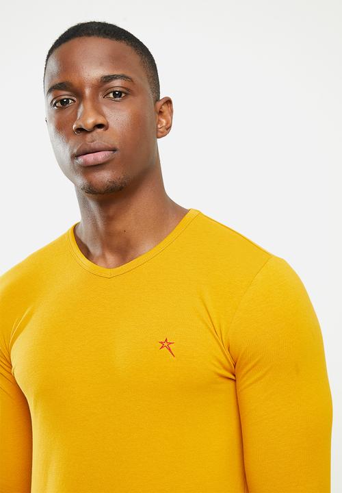 SOVIET - Dawn long sleeve v-neck tee - mustard