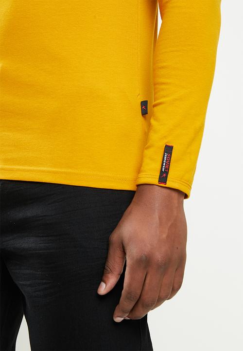 SOVIET - Dawn long sleeve v-neck tee - mustard