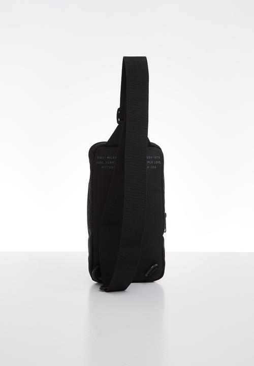 PUMA - First mile cross body - black