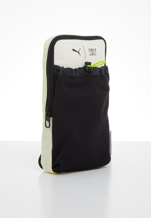 PUMA - First mile cross body - beige & black