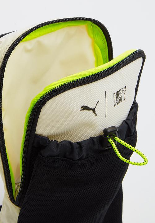 PUMA - First mile cross body - beige & black