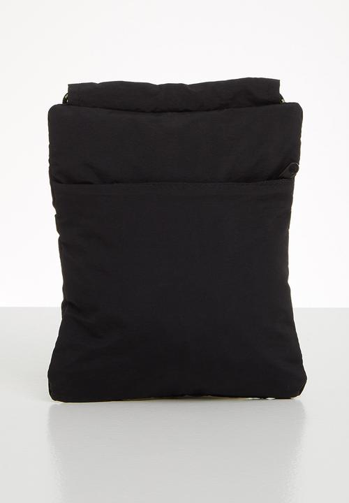 Reebok - Cl s retreat city bag - black