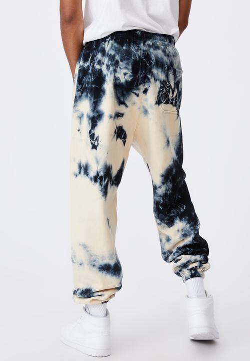 Factorie - Relaxed tie dye trackpant - bleached inferno tie dye