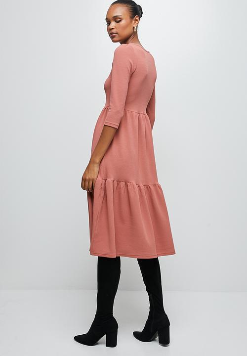 edit - 3/4 sleeve tiered knit midi - pink