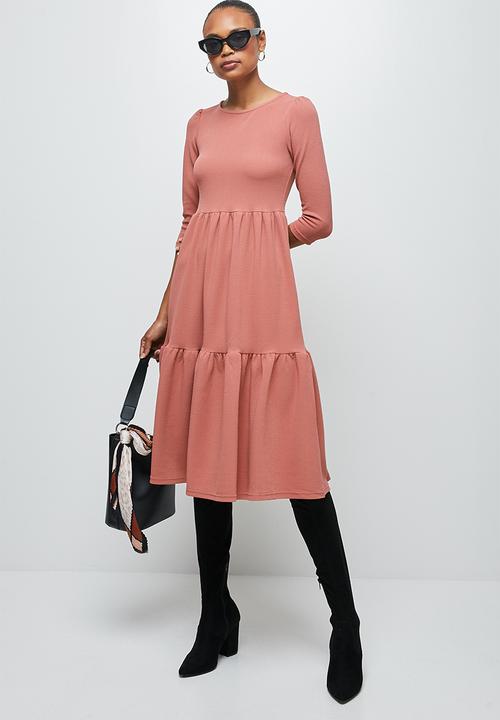 edit - 3/4 sleeve tiered knit midi - pink
