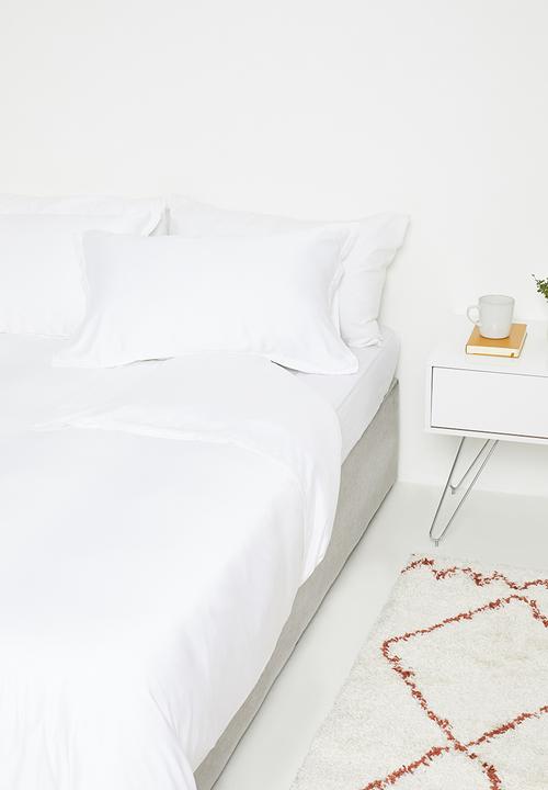 Sixth Floor - 100% bamboo super soft duvet cover set - white