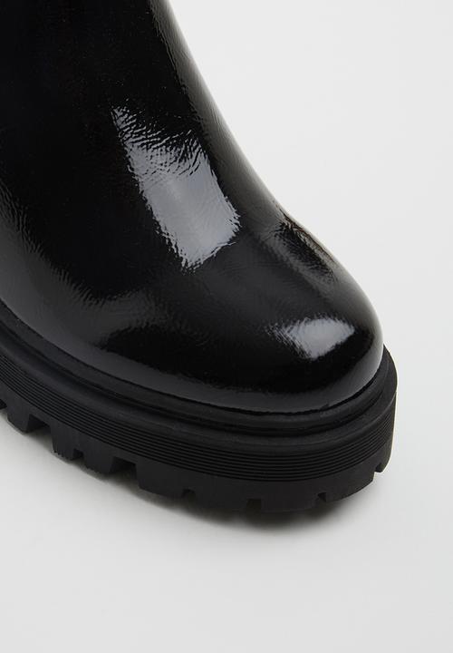 Missguided - Patent cleated sole chelsea boot - black