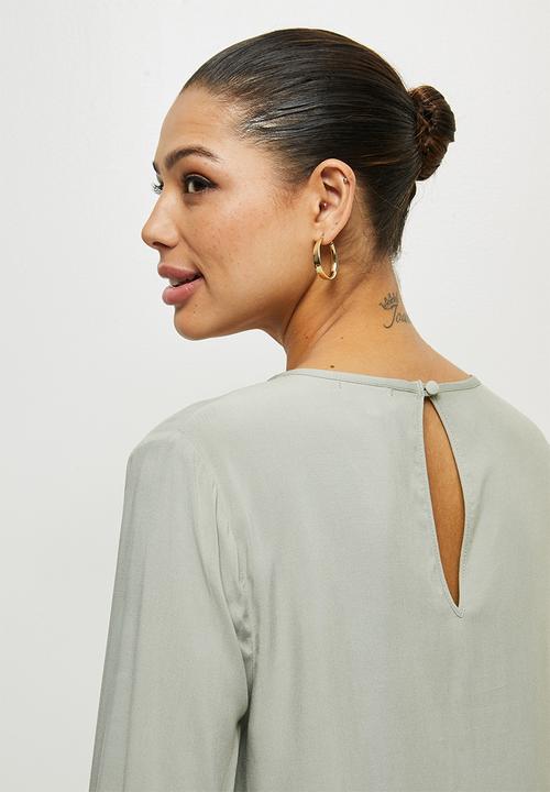 edit - Long sleeve keyhole blouse - sage
