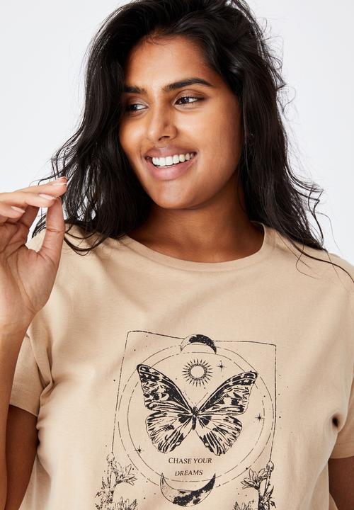 Cotton On - Curve graphic tee - chase your dreams & warm stone