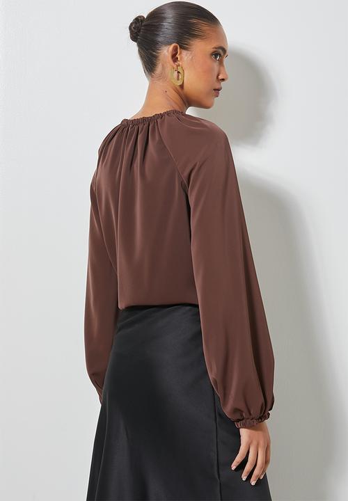 Superbalist - Elasticated neck shell blouse - rich choc