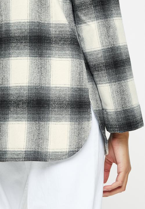 Blake - Over shirt with patch pockets - black & white 
