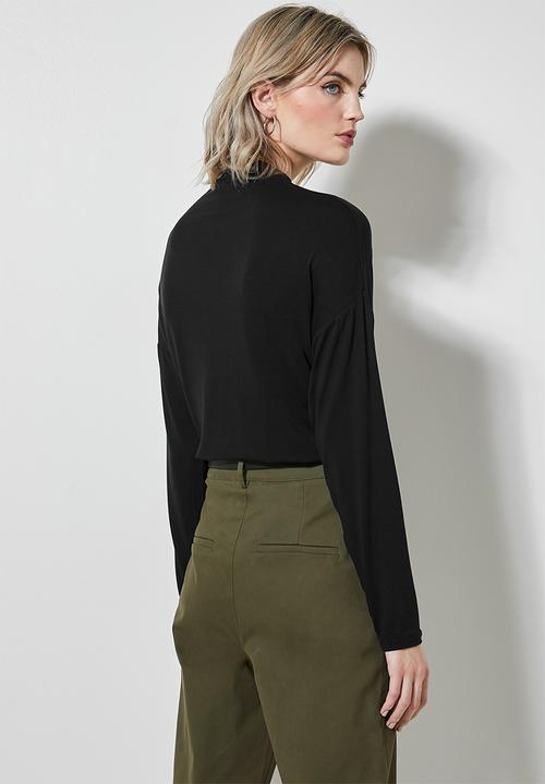 Superbalist - Grown on neck easy fit tee - black