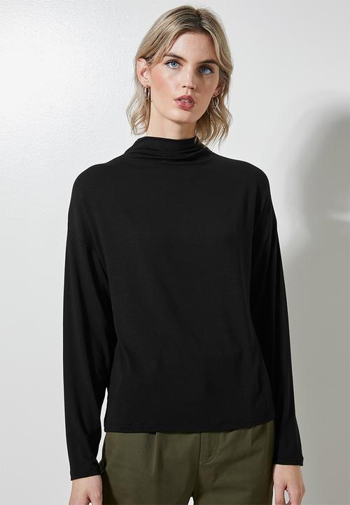 Superbalist - Grown on neck easy fit tee - black
