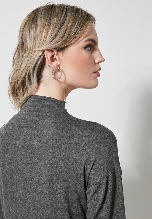 Superbalist - Grown on neck easy fit tee - charcoal