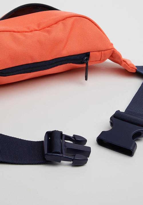 Reebok - Act core ll waistbag - semi orange flare