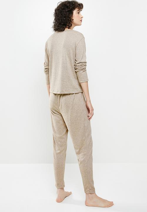 Superbalist - Soft touch sleep top & drop crotch pants set - stone