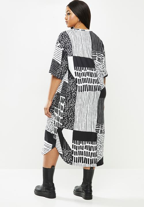 Me&B - Patch print T-shirt dress - black & white 