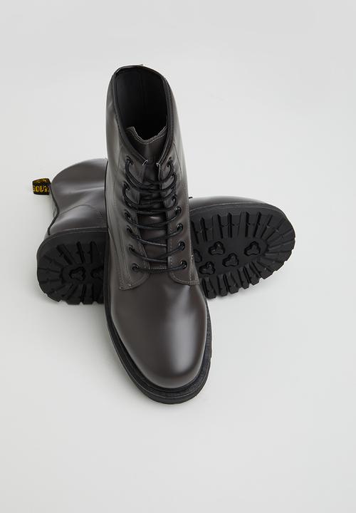 SOVIET - M zoe - charcoal