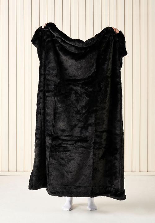 Linen House - Selma faux fur throw - black