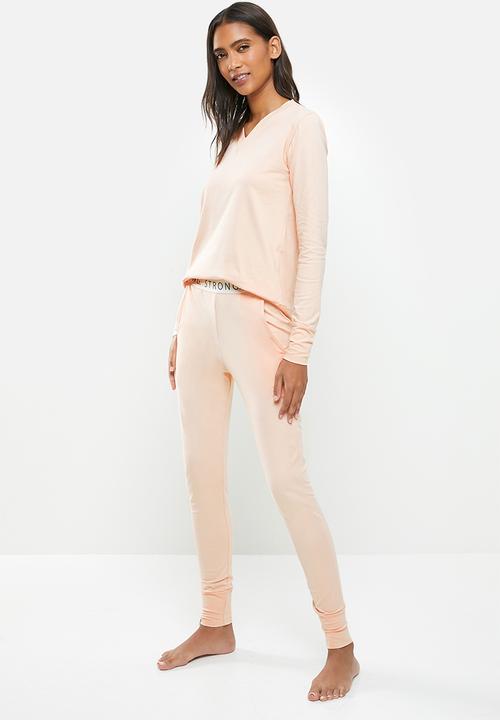 STRONG by T-Shirt Bed Co. - Ladies basic - peach