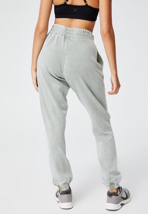 Cotton On - Lifestyle gym track pant - desert sage wash