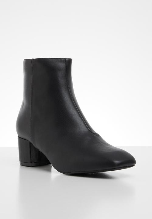 edit - Lundin ankle  boot - black