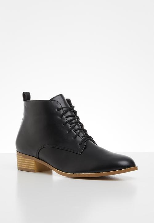 edit - Nandie lace-up boot - black